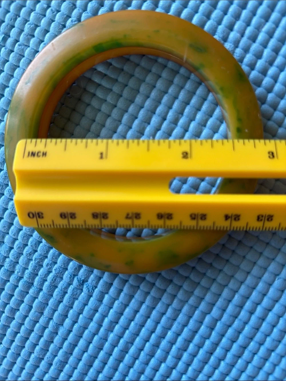 VINTAGE BAKELITE BANGLE BRACELETS SET OF 4